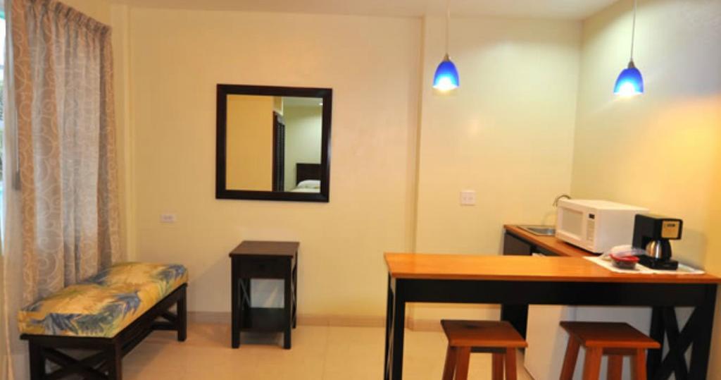 Rainbow Hotel Caye Caulker Zimmer foto